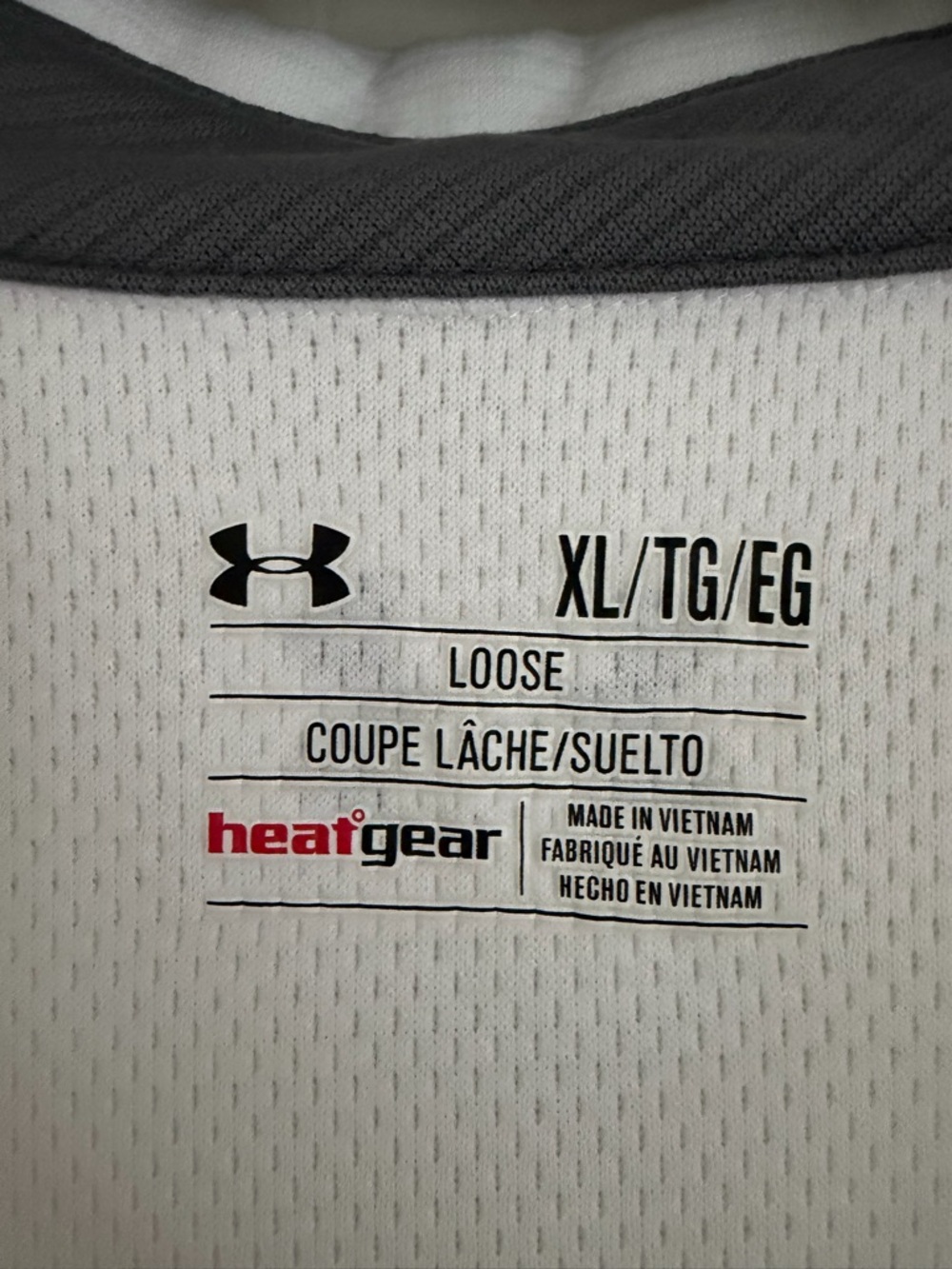 Under Armour men’s polo, XL, white, NWT - Picture 3 of 5